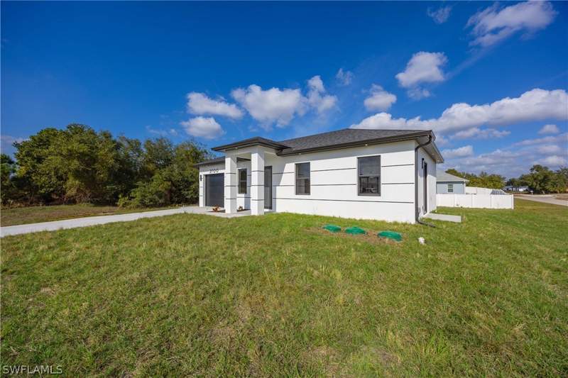 3 bedroom SingleFamilyResidence at 2700 49th St SW, Lehigh Acres, Lehigh Acres — photo 2