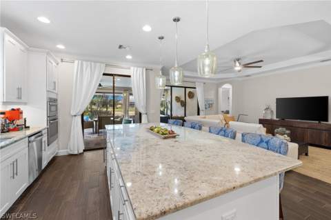 8685 Dilillo Ct, Naples FL - photo 14 of 49