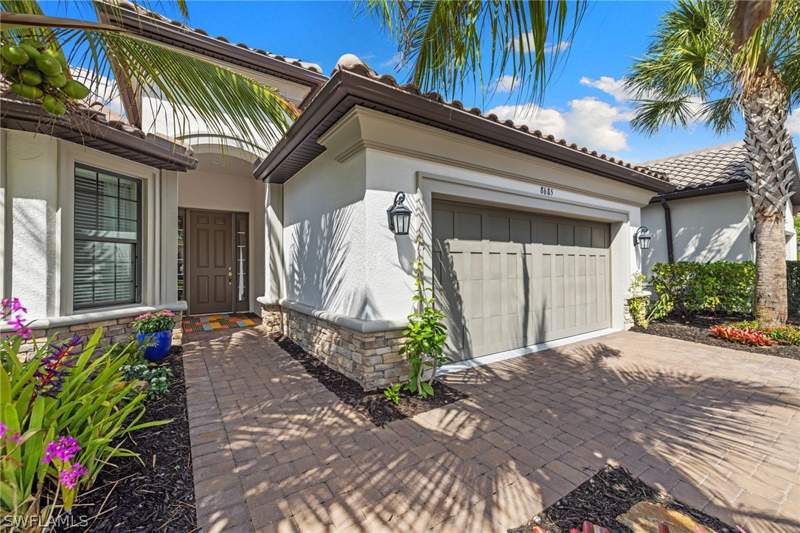 3 bedroom SingleFamilyResidence at 8685 Dilillo Ct, Esplanade, Naples — photo 2