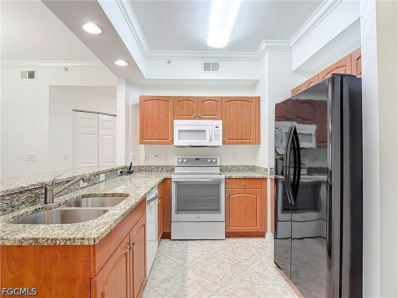 2 bedroom Condominium at 1108 Winding Pines Cir 104, Casa Di Fiori, Cape Coral — photo 5