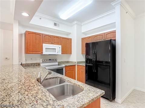 1108 Winding Pines Cir 104, Cape Coral FL - photo 6 of 30