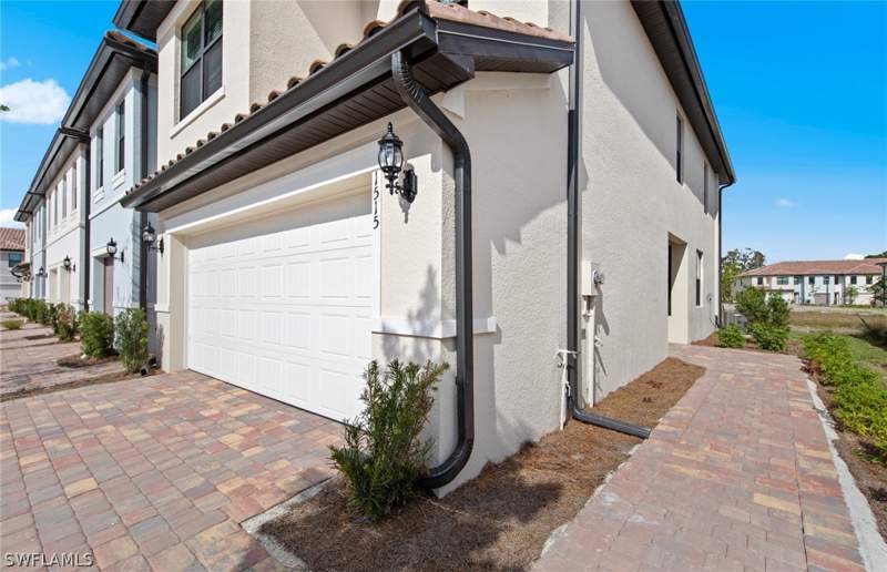 3 bedroom Townhouse at 1572 Lake Jessup Cir, Sawgrass At Coral Lakes, Cape Coral — photo 3