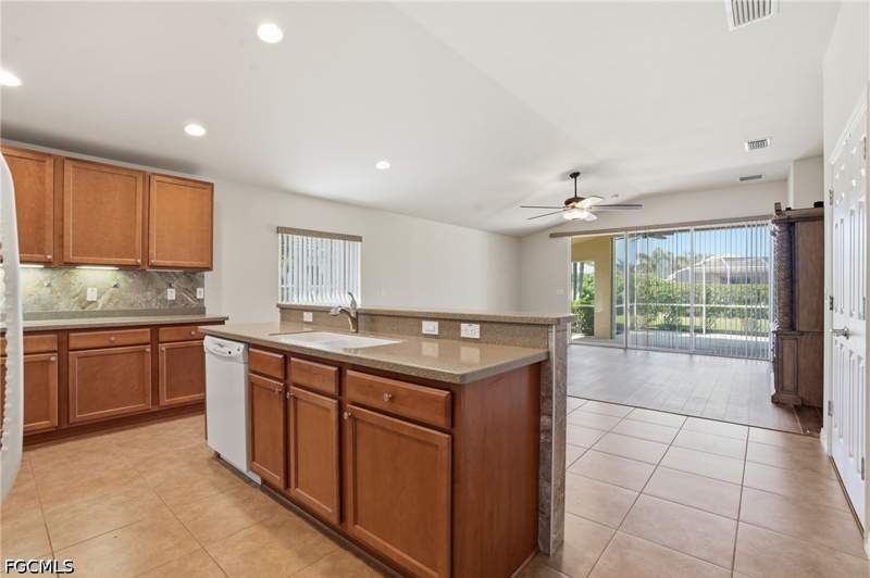 3 bedroom SingleFamilyResidence at 2457 Sutherland Ct, Sandoval, Cape Coral — photo 5