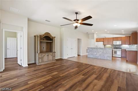 2457 Sutherland Ct, Cape Coral FL - photo 9 of 27