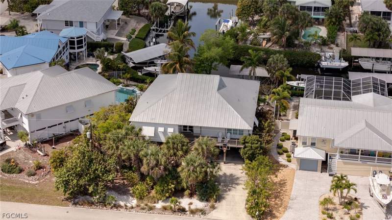 3 bedroom SingleFamilyResidence at 16247 Boyce Dr, Captains Cove, Bokeelia — photo 4