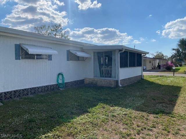 2 bedroom ManufacturedHome at 2738 Indianwood Dr, Laurel Estates Mobile Home Vil, North Fort Myers — photo 4