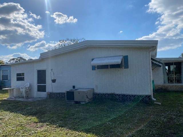 2 bedroom ManufacturedHome at 2738 Indianwood Dr, Laurel Estates Mobile Home Vil, North Fort Myers — photo 5