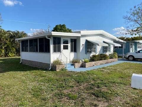 2738 Indianwood Dr, North Fort Myers FL - photo 8 of 38