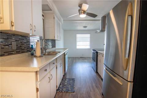150 Overland Trl, North Fort Myers FL - photo 7 of 38