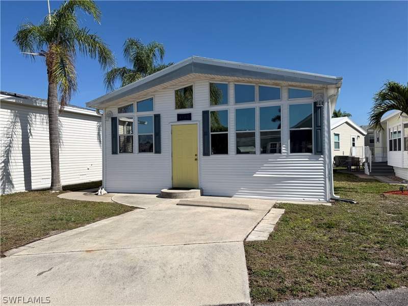 2 bedroom ManufacturedHome at 4740 Slash Pine Way W, Riverwoods Plantation, Estero — photo 2