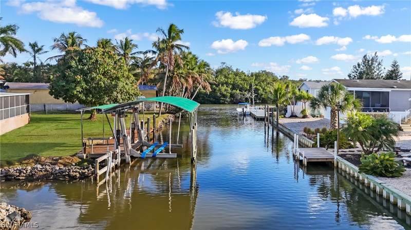 2 bedroom ManufacturedHome at 17 Spoonbill Ave, Everglades Town, Everglades City — photo 2