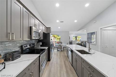 822 Gulf Pavilion Dr 201, Naples FL - photo 11 of 39