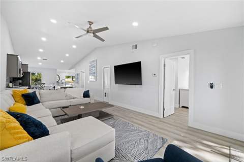822 Gulf Pavilion Dr 201, Naples FL - photo 15 of 39