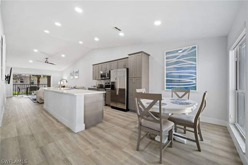 2 bedroom Condominium at 822 Gulf Pavilion Dr 201, Pavilion Club, Naples — photo 2