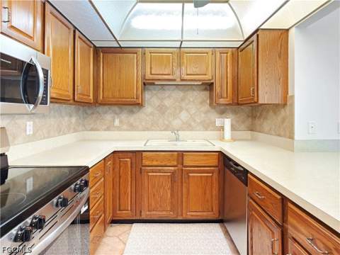 1326 S Brandywine Cir 4, Fort Myers FL - photo 10 of 45