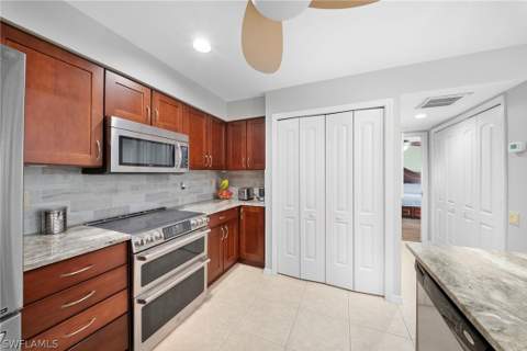 13160 Whitehaven Ln 121, Fort Myers FL - photo 16 of 46