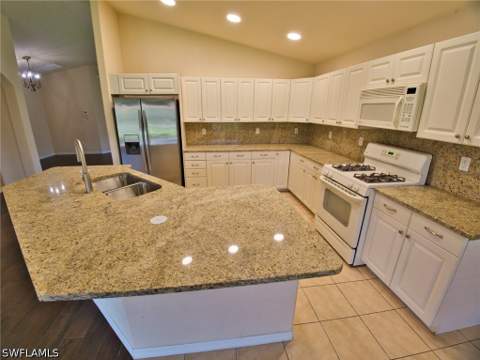 9071 Astonia Way, Estero FL - photo 6 of 32