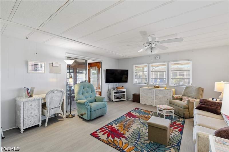 2 bedroom ManufacturedHome at 3373 Rainbow Ln, Tamiami Village, North Fort Myers — photo 3