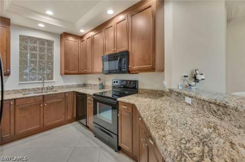 580 El Camino Real 3402, Naples FL - photo 10 of 35