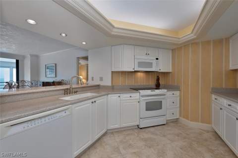 4751 Gulf Shore Blvd N 1507, Naples FL - photo 12 of 20