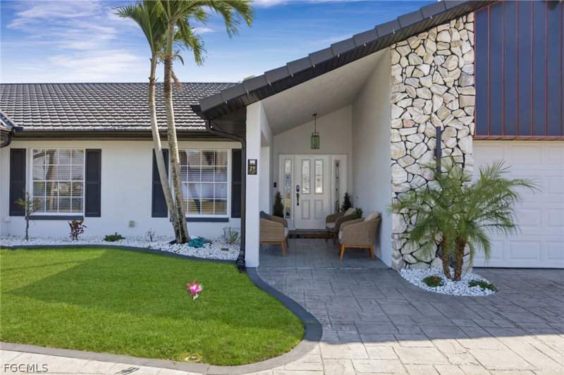6 bedroom SingleFamilyResidence at 29 SE 10th AVE, SHAMROCK LAKES, Cape Coral — photo 2
