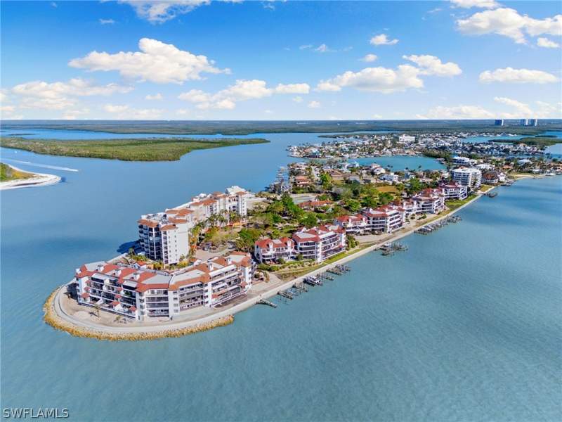 2 bedroom Condominium at 406 La Peninsula Blvd 406, 400 La Peninsula, Naples — photo 2