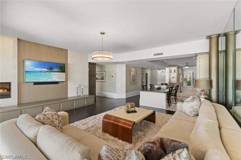 406 La Peninsula Blvd 406, Naples FL - photo 21 of 38