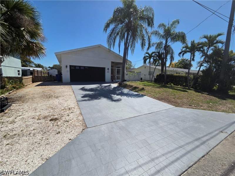 3 bedroom SingleFamilyResidence at 27312 Gasparilla Dr, Shannons, Bonita Springs — photo 2