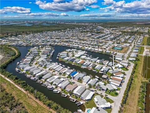 17501 Primrose Ct, Fort Myers Beach FL - photo 16 of 38