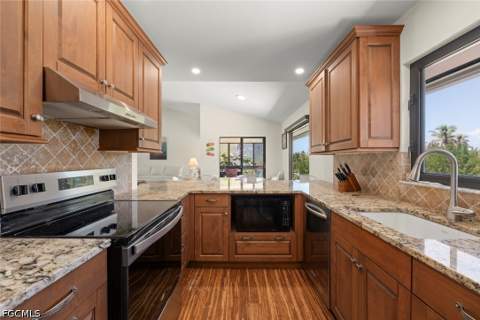 4339 Gulf Pines Dr, Sanibel FL - photo 19 of 48
