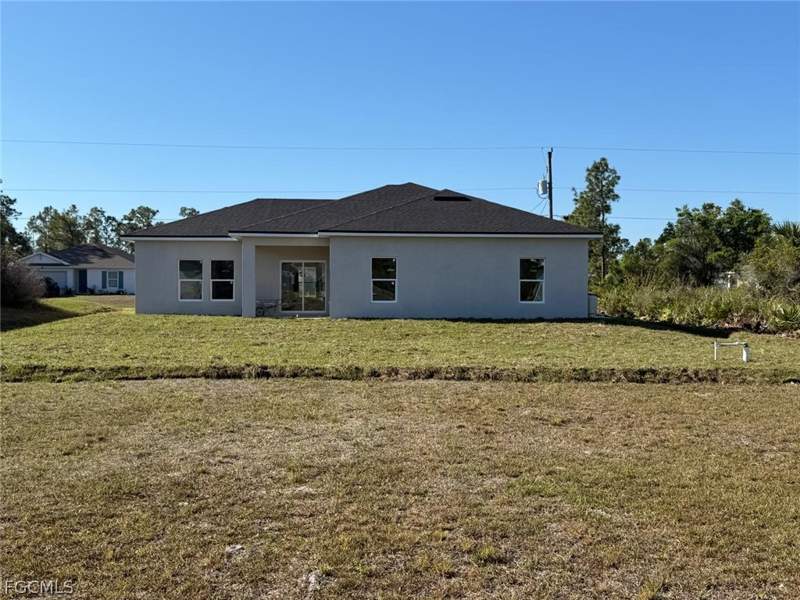4 bedroom SingleFamilyResidence at 484 Westdale Ave, Lehigh Acres, Lehigh Acres — photo 4