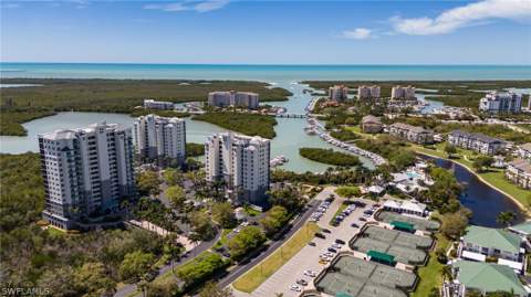 425 Cove Tower Dr 502, Naples FL - photo 17 of 18
