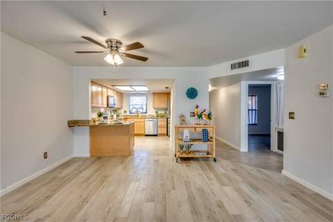 15350 Moonraker Ct 304, North Fort Myers FL - photo 10 of 33