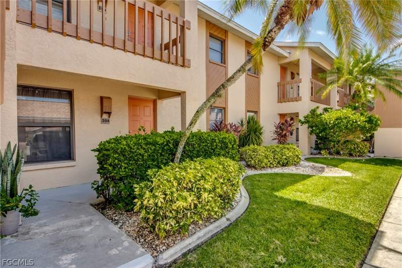 2 bedroom Condominium at 15350 Moonraker Ct 304, Yachtsmans Cove, North Fort Myers — photo 2