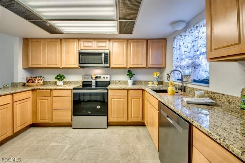 2 bedroom Condominium at 15350 Moonraker Ct 304, Yachtsmans Cove, North Fort Myers — photo 5