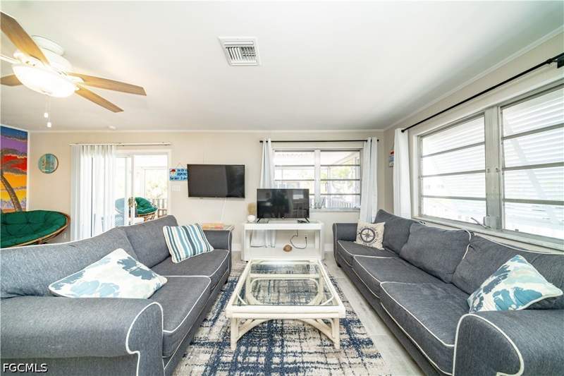 2 bedroom SingleFamilyResidence at 119 Andre Mar Dr, El Sol, Fort Myers Beach — photo 4