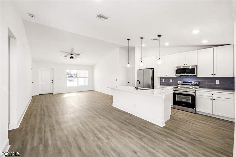 3 bedroom SingleFamilyResidence at 1702 NW 5th Pl, Cape Coral, Cape Coral — photo 5