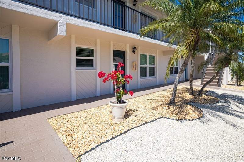2 bedroom Condominium at 16007 Davis Rd 713, Davis Lake Condo, Fort Myers — photo 3