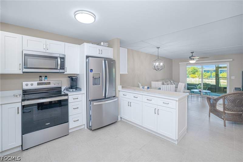 2 bedroom Condominium at 16007 Davis Rd 713, Davis Lake Condo, Fort Myers — photo 4