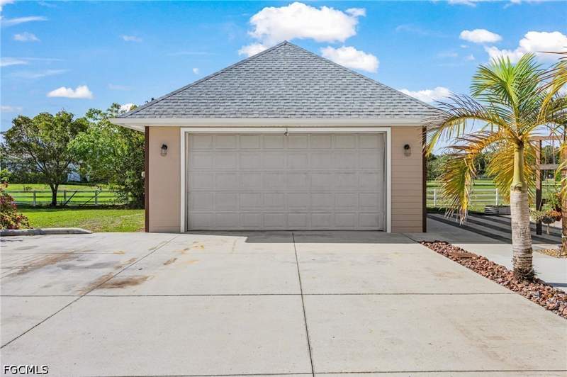 3 bedroom SingleFamilyResidence at 8930 Penzance Blvd, Colonial Farms, Fort Myers — photo 4