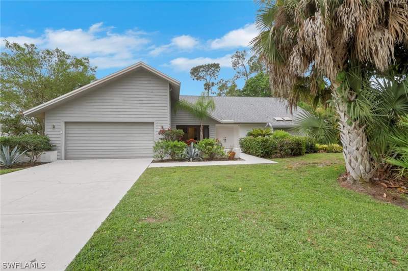 3 bedroom SingleFamilyResidence at 2293 Royal Ln, Woodlands, Naples — photo 2