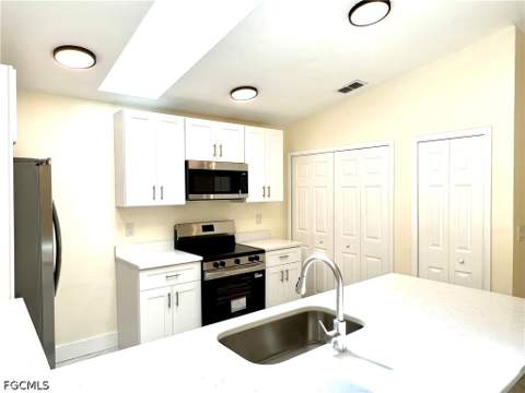 17503 Village Inlet Ct, Fort Myers FL - photo 10 of 36