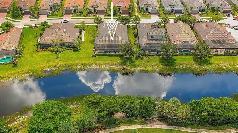 3 bedroom SingleFamilyResidence at 8591 Maggiore Ct, Esplanade At Hacienda Lakes, Naples — photo 4