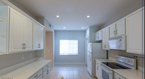 9113 Michael Cir 9, Naples FL - photo 11 of 28