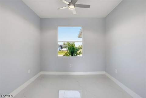 429 Palmyra Ave, Lehigh Acres FL - photo 15 of 44