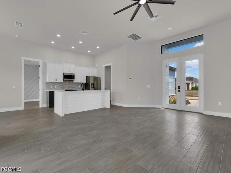 4 bedroom SingleFamilyResidence at 1517 NW 21st Pl, Cape Coral, Cape Coral — photo 5