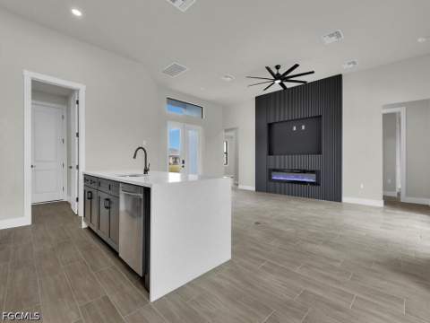 1517 NW 21st Pl, Cape Coral FL - photo 9 of 36