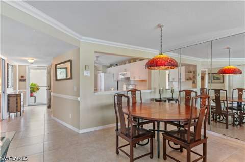 515 Gabriel Cir 1901, Naples FL - photo 13 of 32