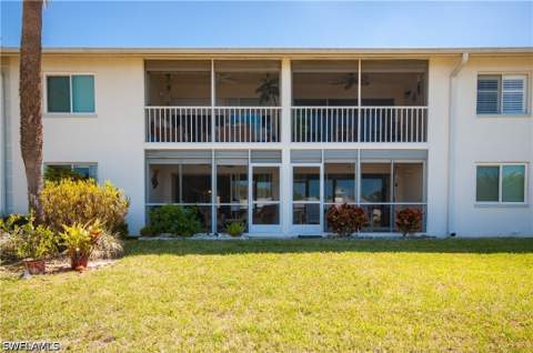 515 Gabriel Cir 1901, Naples FL - photo 20 of 32