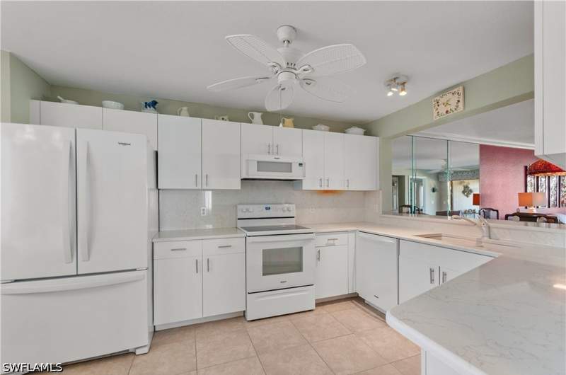 2 bedroom Condominium at 515 Gabriel Cir 1901, Opal, Naples — photo 3